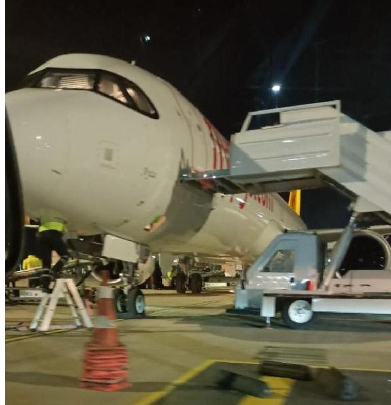 Sabiha Gökçen-Riyad seferini yapan uçak Antalyaya acil iniş yaptı