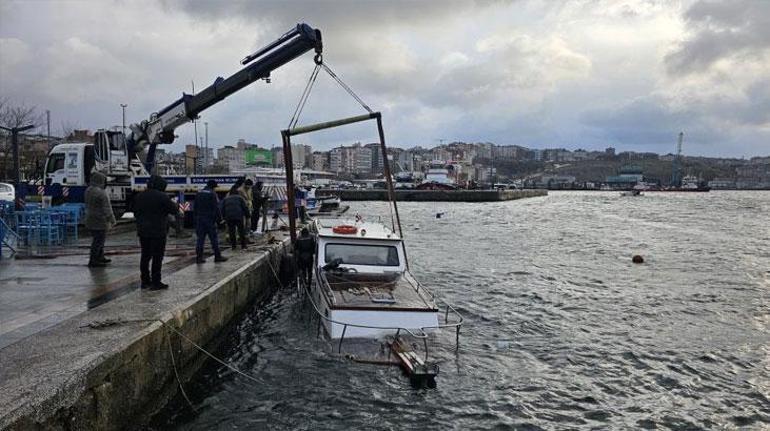 İzmirde balıkçı teknesi battı: 3 ölü, 2 kayıp