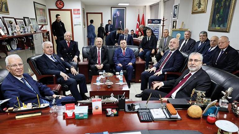 Vedat Işıkhan, Türkiye Emekliler Derneği Genel Başkanı Ergün ile bir araya geldi