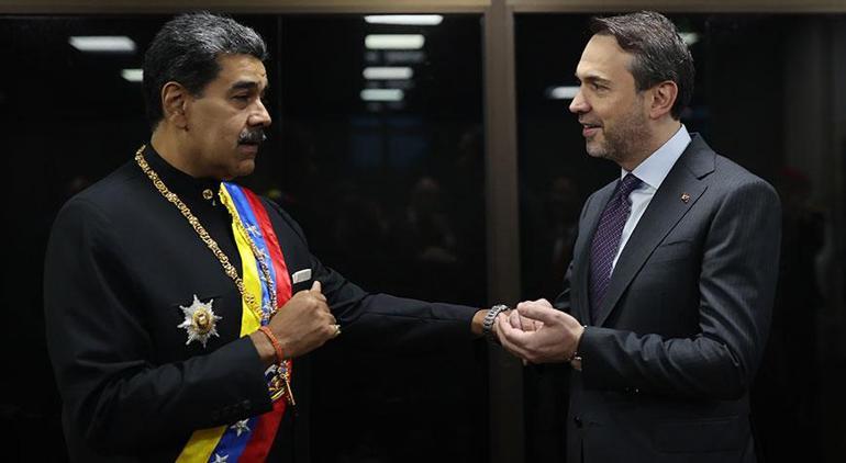 Bakan Bayraktar Venezuela Devlet Başkanı Maduro ile bir araya geldi