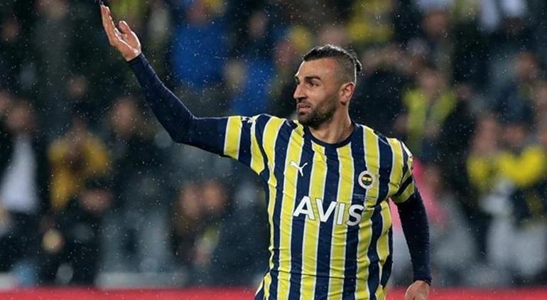 SON DAKİKA | Milli oyuncu adım adım Fenerbahçeye İsmail Kartal yıldız ismin üstünü çizdi
