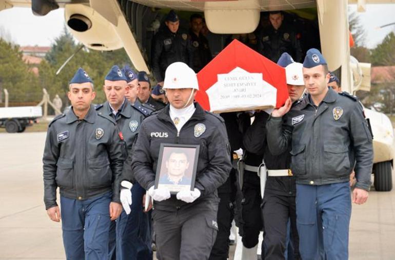Helikopter kazasında şehit olan 2 pilotun cenazesi Ankaraya getirildi