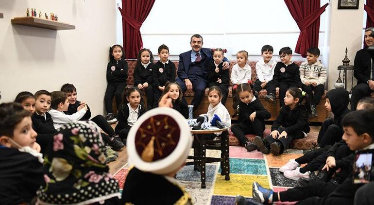 Milli Eğitim Bakanı Tekin, Şehit Güner Altınok İlkokulunu ziyaret etti