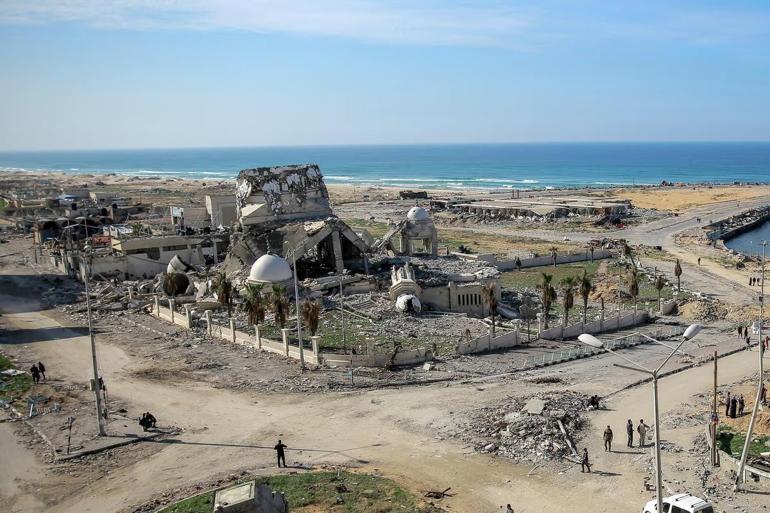 Güzel olan her şey yok edildi: Filistinliler paramparça olmuş bir şehrin yasını tutuyor