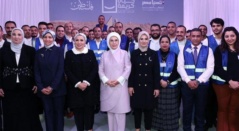Emine Erdoğan Mısır Kızılayı’nı ziyaret etti: Gazze’ye yardım için mücadelemizi sürdüreceğiz