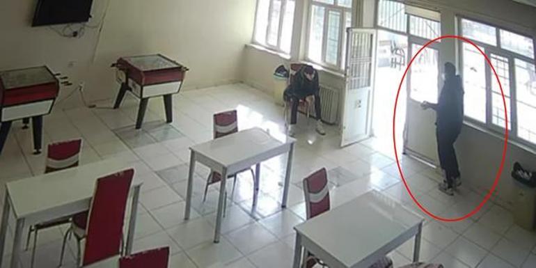 Öğretmene okulda bıçaklı saldırı Görüntüler ortaya çıktı