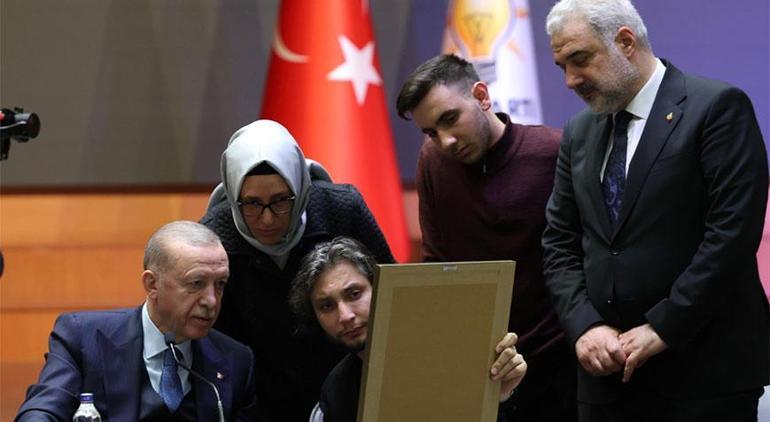 Cumhurbaşkanı Erdoğandan AK Parti İl Başkanlığına taziye ziyareti
