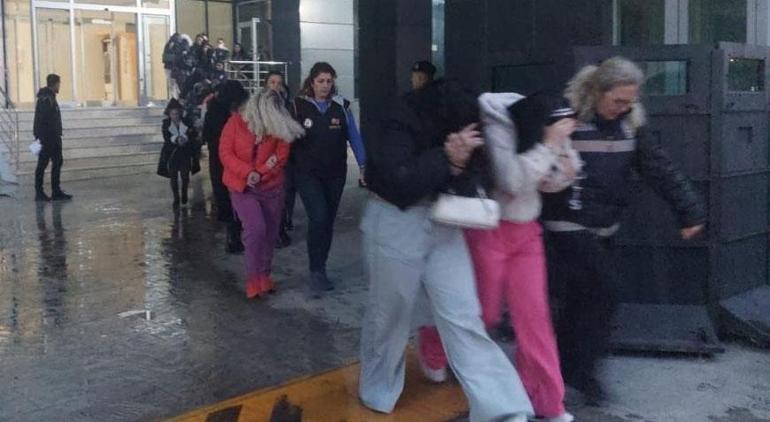 Masaj salonlarına fuhuş baskını 25’i kadın 37 kişi yakalandı
