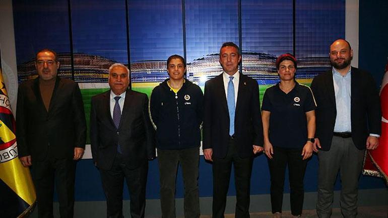 Fenerbahçe, olimpiyat şampiyonu Busenaz Sürmeneliyi transfer etti