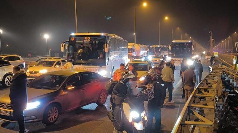 Anadolu Otoyolunda TIR, patates yüklü kamyona çarptı: 2 yaralı