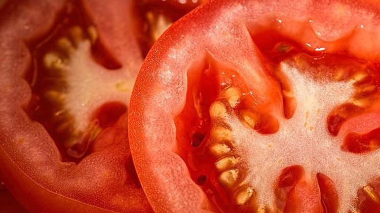 Çürümüş domatesleri sakın çöpe atmayın Aklınızın ucundan bile geçmeyen faydası