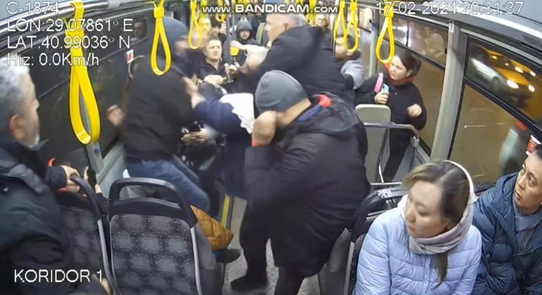 Otobüste kendinden yer isteyen kadına yumrukla saldırdı