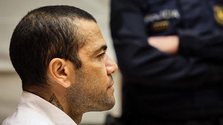 SON DAKİKA | Dani Alves 4.5 yıl hapis cezasına çarptırıldı