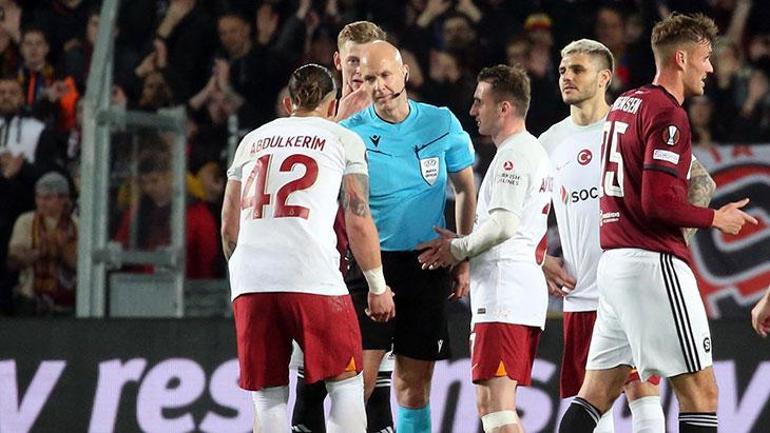 Ümit Davaladan Galatasaraylı oyunculara sert eleştiri: Saçma sapan pas Yerden kalkamadı