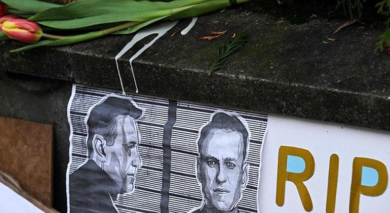 Akıbeti belli oldu Navalny’nin cenazesi annesine teslim edildi