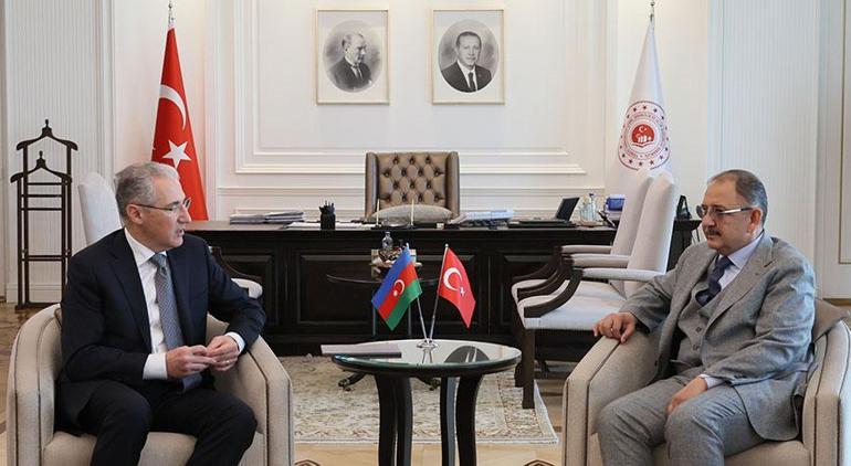Bakan Özhaseki, Azerbaycan Ekoloji ve Tabii Kaynaklar Bakanı ile bir araya geldi