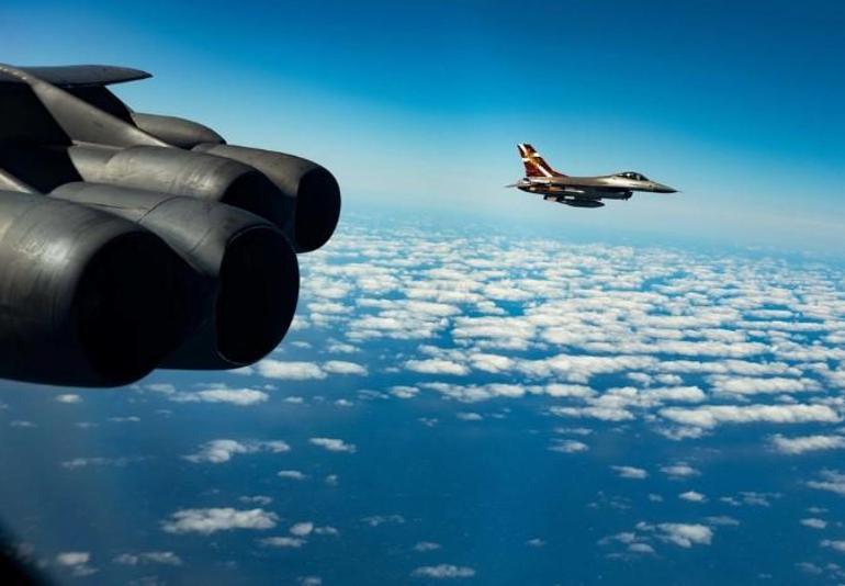 İsveç kararının ardından ABDden ilk hamle Putini kızdıracak B-52 görüntüsü