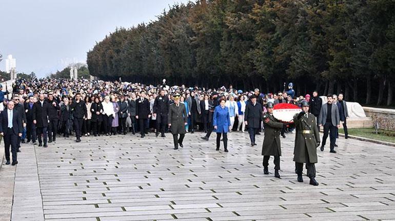 İYİ Parti lideri Akşener, Anıtkabiri ziyaret etti