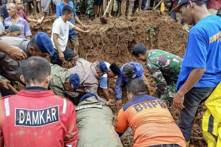 Endonezya’da sel felaketi Can kaybı artıyor