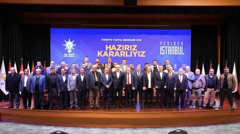 İstanbulda CHP’li 400 isim istifa ederek AK Parti’ye katıldı