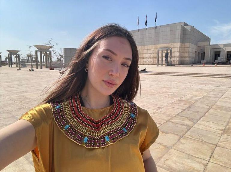 Yasmin Erbil, Mısıra gitti Tatil pozlarına beğeni yağdı