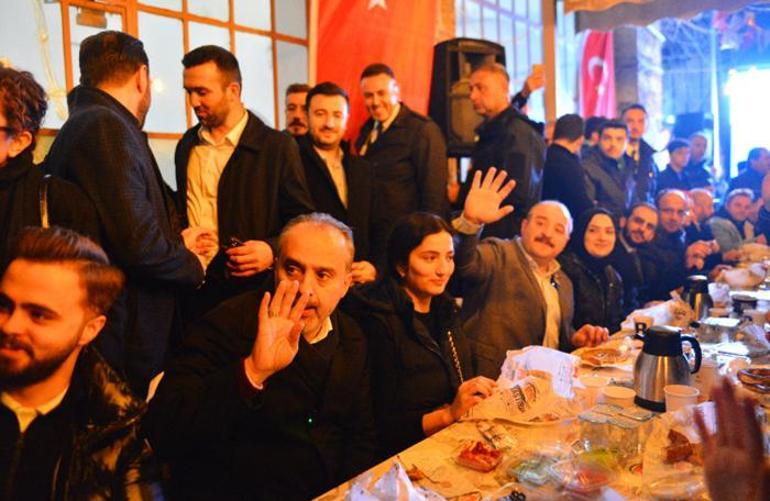 Mustafa Varank ve Alinur Aktaş sahurda vatandaşlarla buluştu  Yeni dönemde yeni sürprizler var