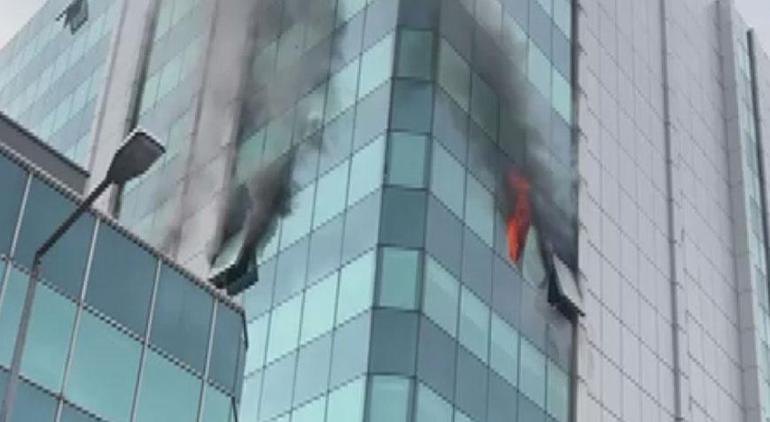 Yer: Zeytinburnu İş merkezinde korkutan yangın 1 kişi yaralandı