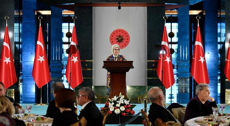 Emine Erdoğan huzurevi sakinleriyle iftarda buluştu: Kültürümüzde yaşlılığın müstesna bir değeri vardır