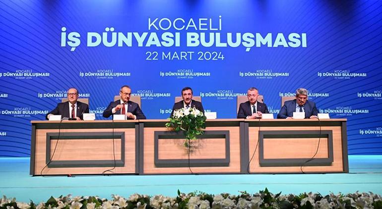 Cevdet Yılmaz: Geçen yıl Türkiye ekonomisi yüzde 4.5 büyüme kaydetti
