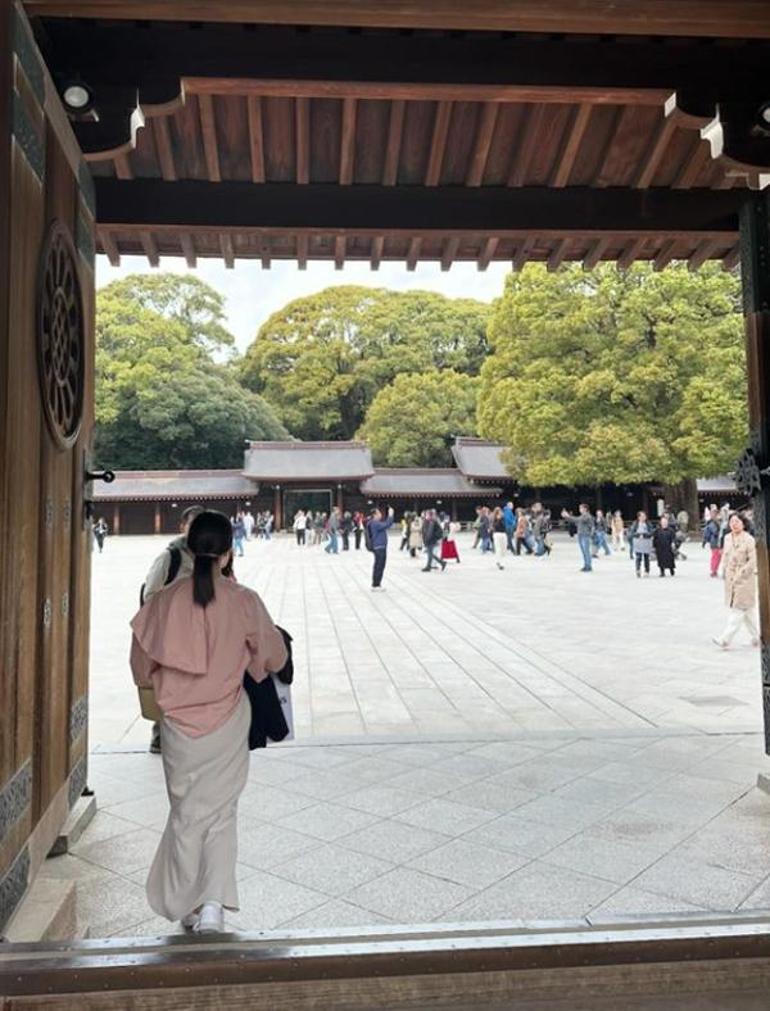 Tokyo pozlarına yorum yağdı Şeyma Subaşı bir dünya markasıdır