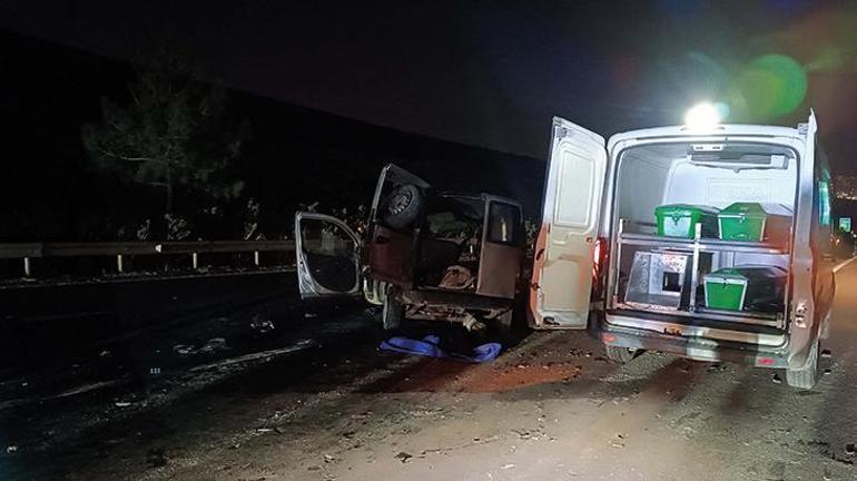 Gaziantep’te feci kaza 3 araç çarpıştı: 2 ölü, 2 yaralı