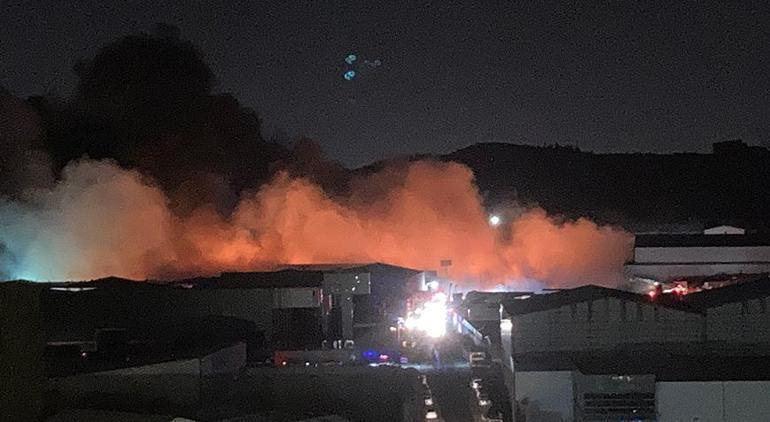 Son dakika: Ankarada geri dönüşüm tesisinde yangın