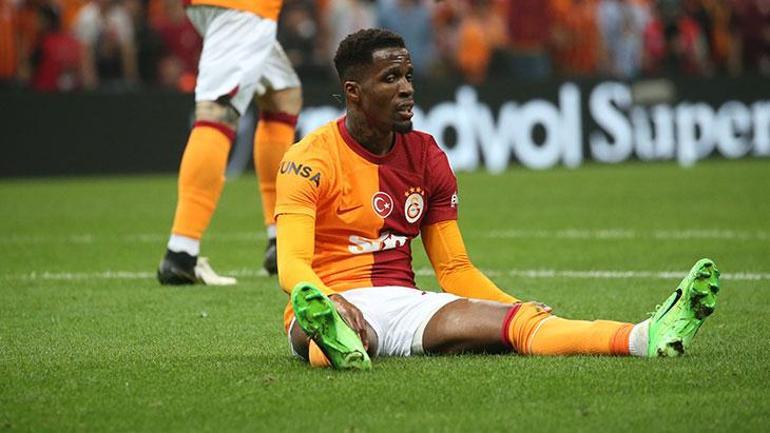 Galatasarayda Okan Buruk kararını verdi 2 yıldız kara listede, işte kötü futbolun nedeni
