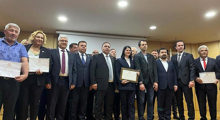 Edirnenin ilk kadın Belediye Başkanı Filiz Gencan Akın göreve başladı