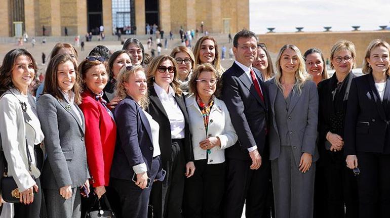 İmamoğlu ve 26 ilçe belediye başkanı Anıtkabiri ziyaret etti