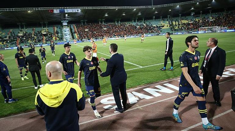 ÖZEL | Ali Koçtan Şanlıurfa dönüşü U19 takımına tebrik Tarihe geçtiniz