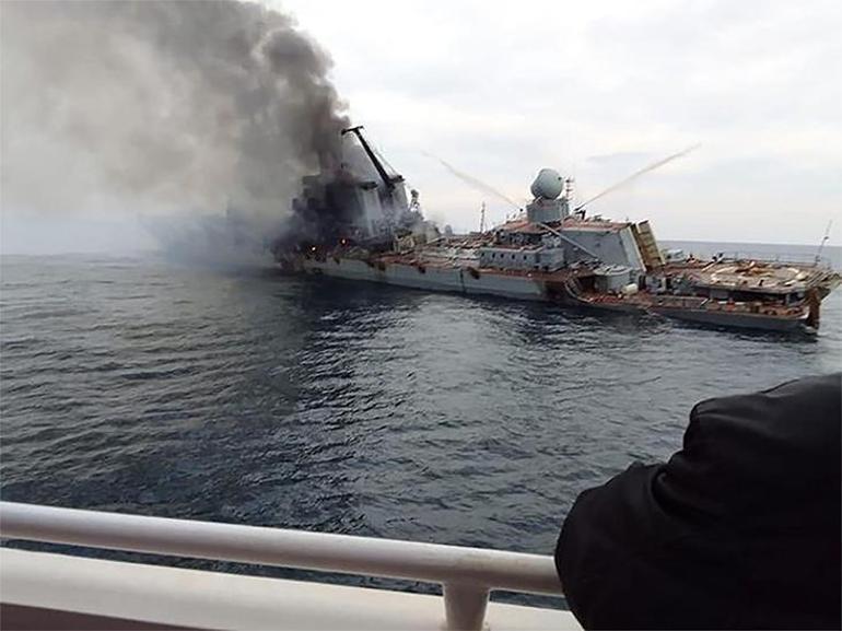 Rus savaş gemisi NATO Gölünde alev alev Videoyla duyurdular
