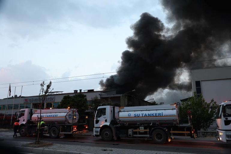 İzmirde fabrika yangını