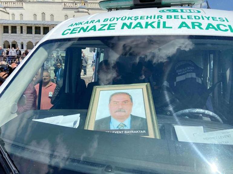 CHP lideri Özgür Özel, Bayraktarın cenazesine katıldı