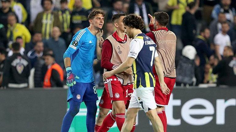 Fenerbahçe maçında 3 penaltı kurtaran Olympiakos kalecisi Tzokalisin sırrı ortaya çıktı Su şişesi detayı