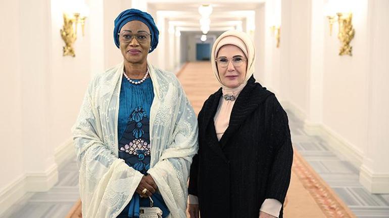 Emine Erdoğan, Nijerya Devlet Başkanının eşi Oluremi Tinubuyla görüştü