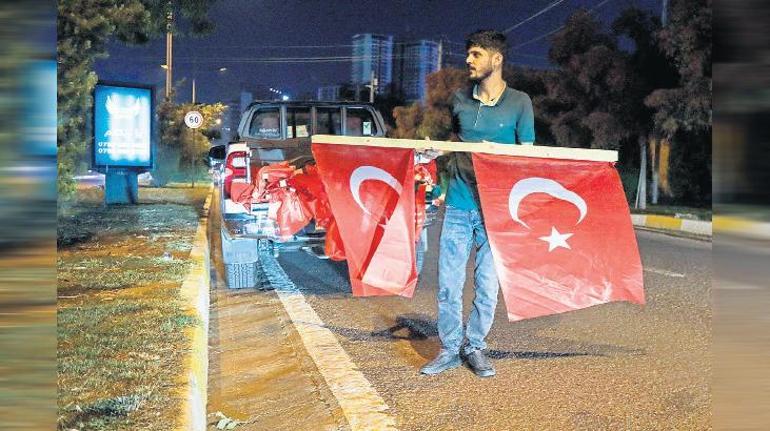 Bağdat ve Erbil’e Türk bayrakları asıldı