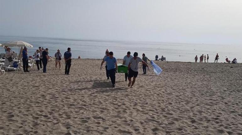 Antalyada sahilde güneşlenen turistin öldüğü belirlendi