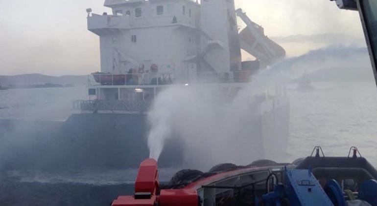 Çanakkale Boğazında kuru yük gemisinde yangın söndürüldü
