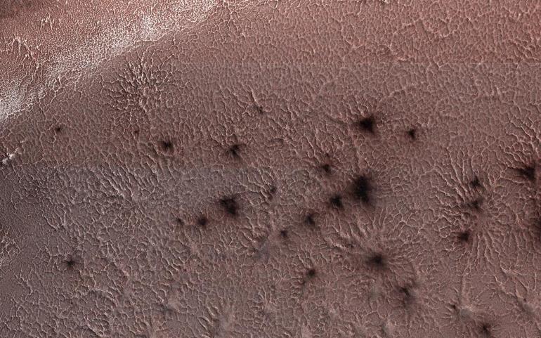 Marsta örümcekler görüldü Uzay aracı yakaladı, eşi benzeri yok