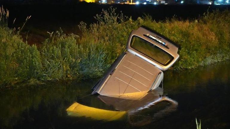 Otomobil kanala düştü Öldüğü sanılan sürücü meğer yüzerek kaçmış