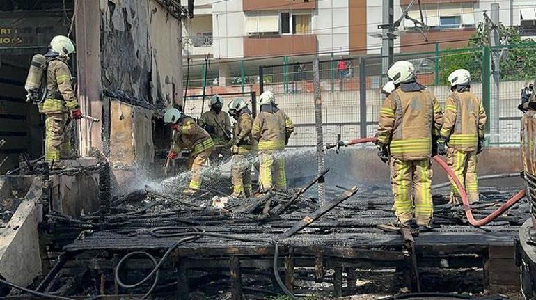 Kadıköydeki yangında mahsur kalan yaşlı kadın kurtarıldı