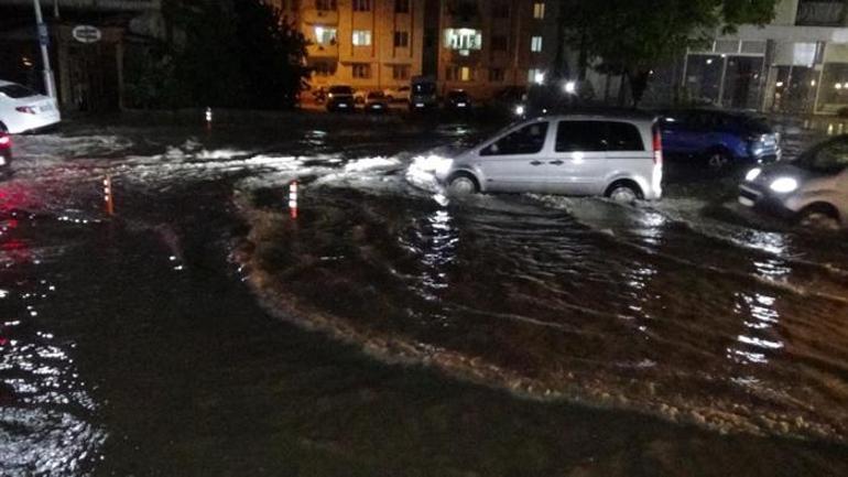 Son dakika Meteoroloji 28 il için uyardı Ankara sele teslim Neredeyse tüm yurtta sağanak var