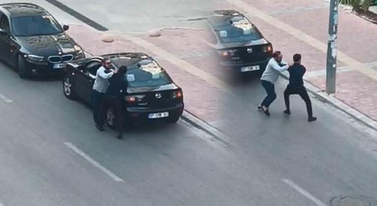 Yer: Antalya Tartıştığı sürücüyü yere yatırıp defalarca yumrukladı