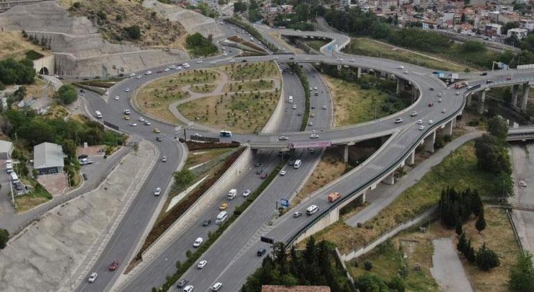 İzmirde ‘Survivorı yaşatan dev kavşak Sürücüler buraya gelince strese giriyor